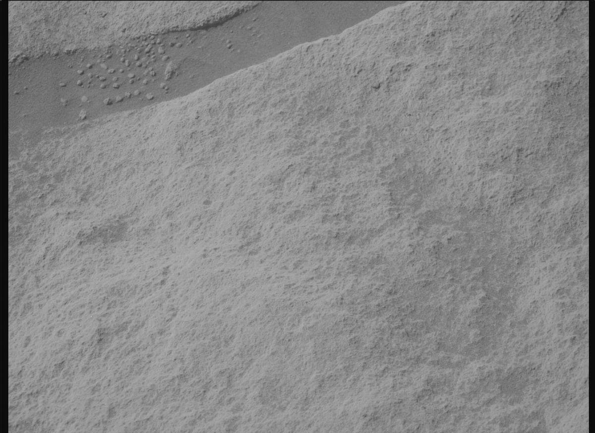 Mars image captured by MCZ_RIGHT on Perseverance