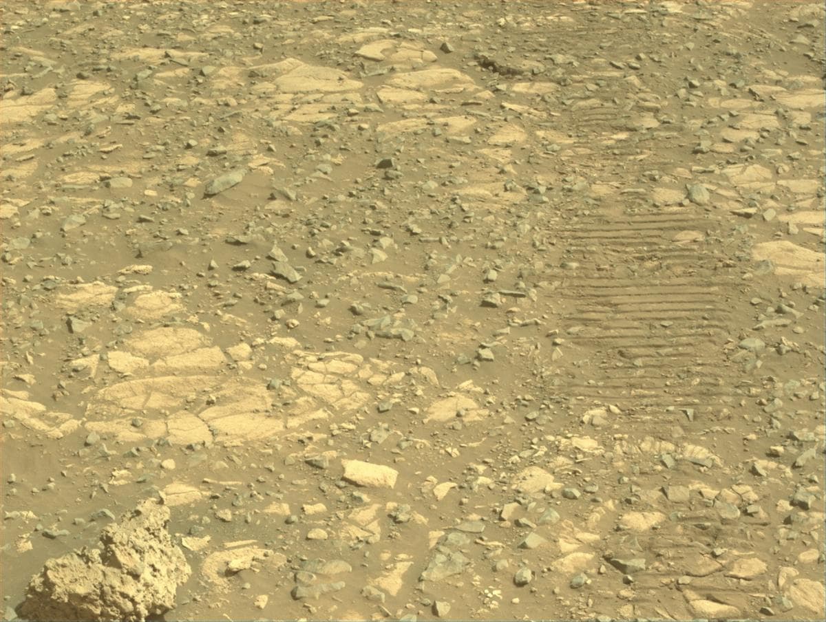 Mars image captured by NAVCAM_RIGHT on Perseverance