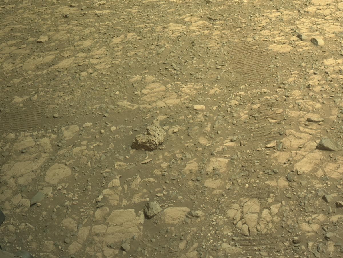 Mars image captured by NAVCAM_RIGHT on Perseverance