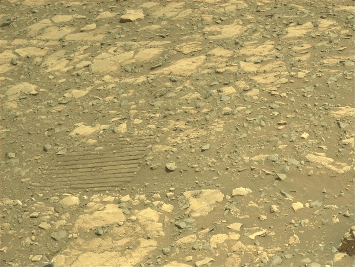 Mars image captured by NAVCAM_LEFT on Perseverance
