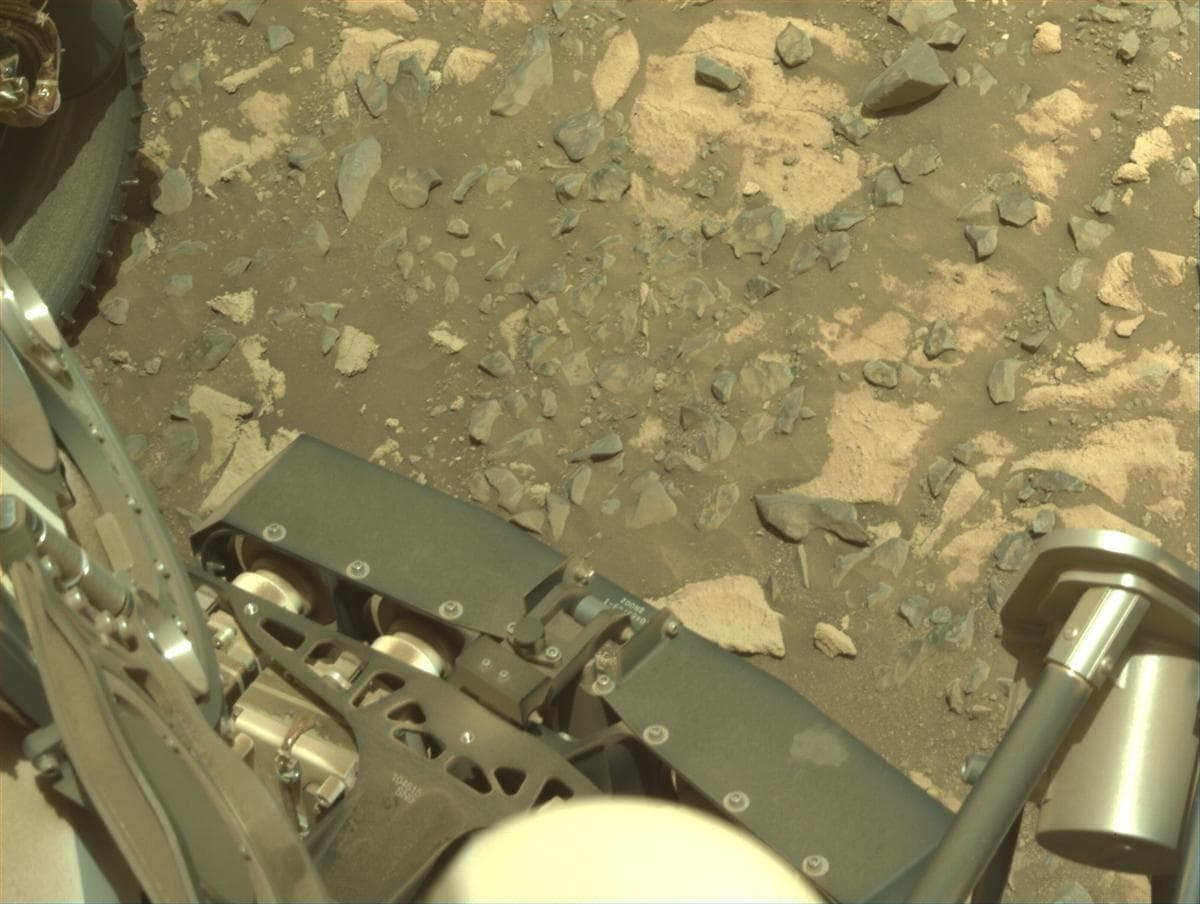 Mars image captured by NAVCAM_RIGHT on Perseverance
