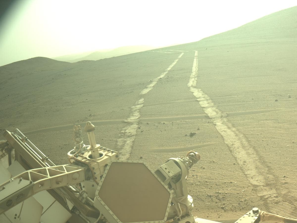 Mars image captured by NAVCAM_LEFT on Perseverance