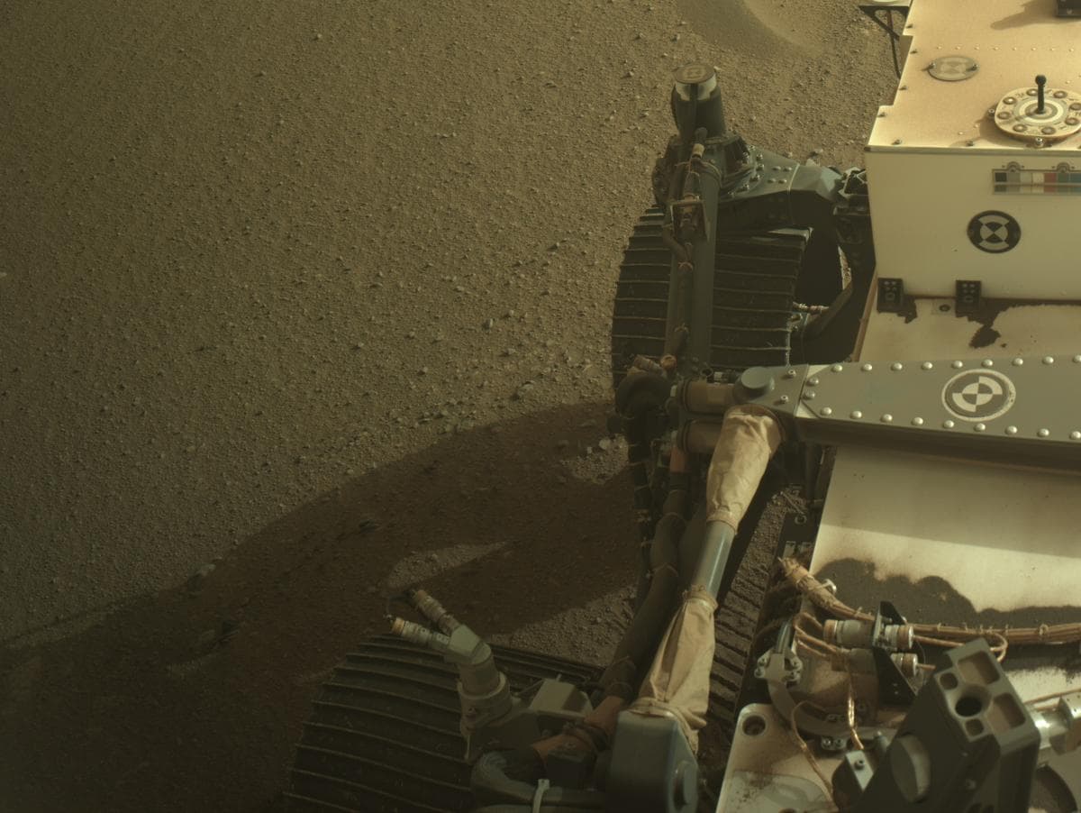 Mars image captured by NAVCAM_RIGHT on Perseverance