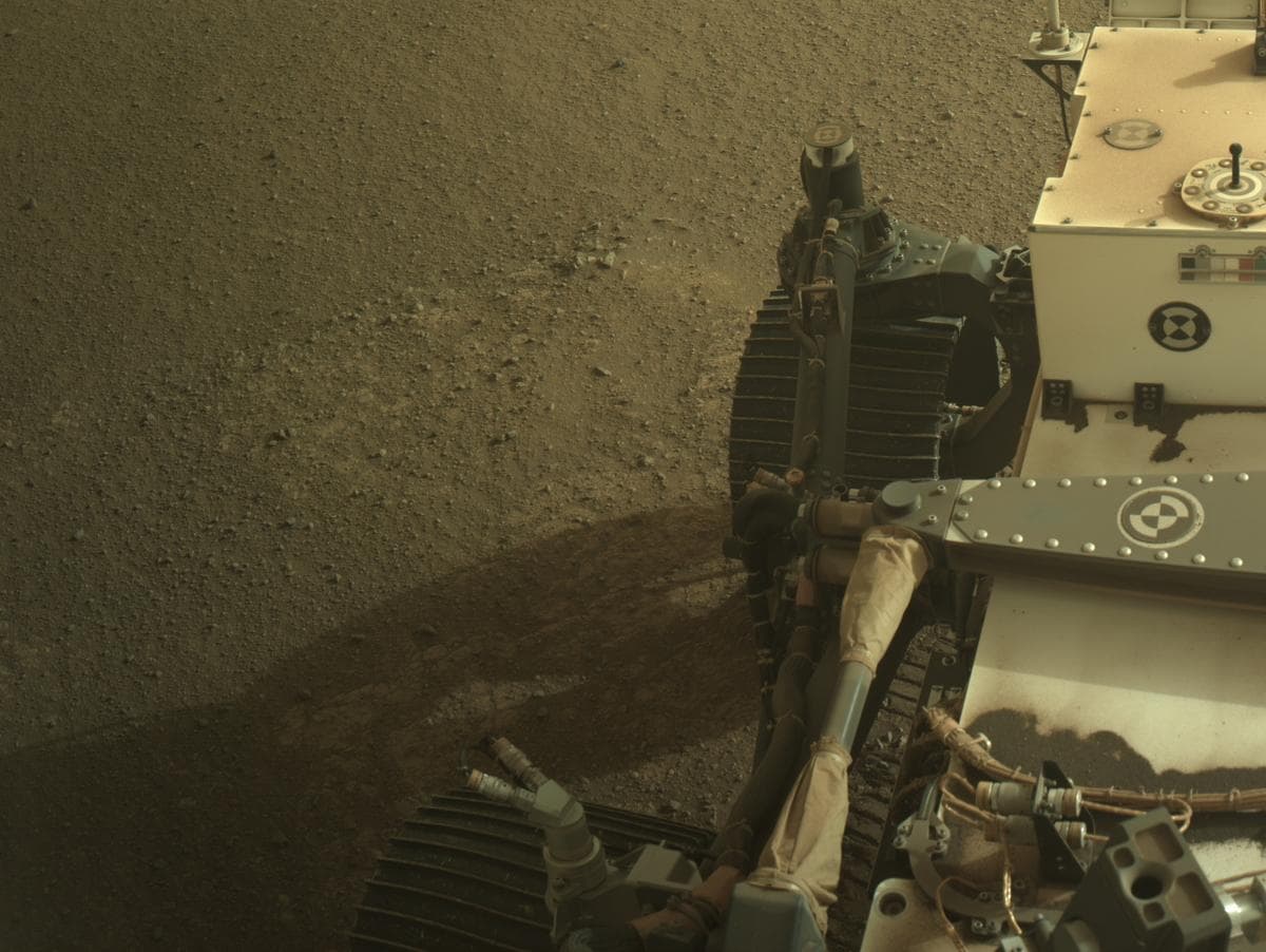 Mars image captured by NAVCAM_RIGHT on Perseverance