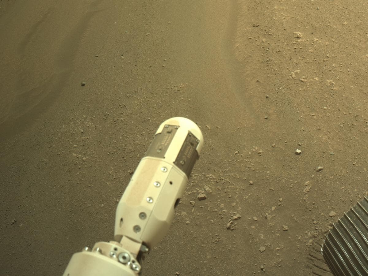 Mars image captured by NAVCAM_RIGHT on Perseverance