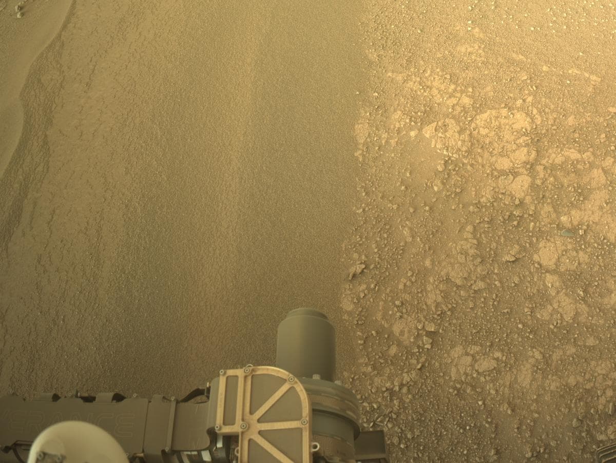 Mars image captured by NAVCAM_RIGHT on Perseverance