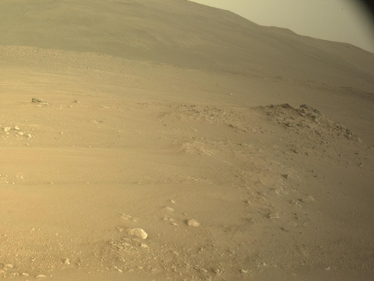 Mars image captured by NAVCAM_RIGHT on Perseverance