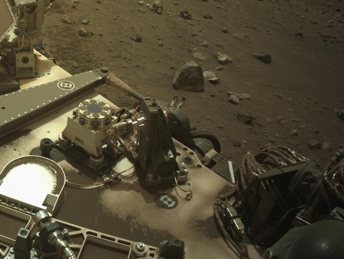Mars image captured by NAVCAM_RIGHT on Perseverance