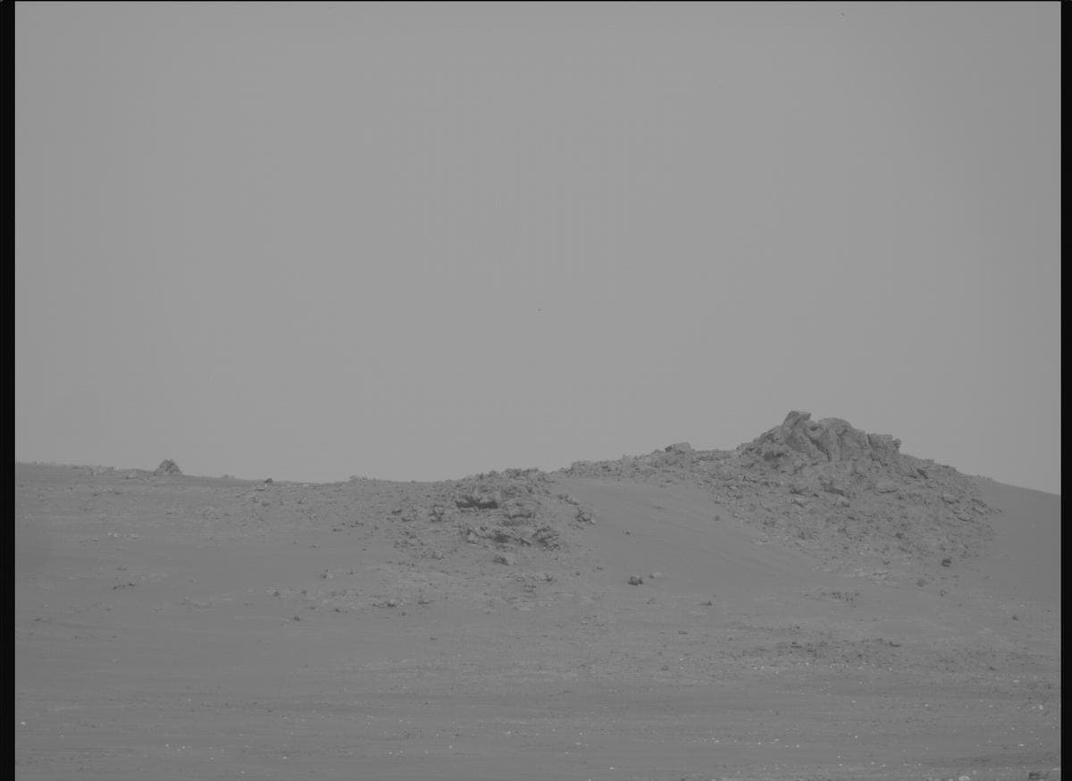 Mars image captured by MCZ_RIGHT on Perseverance