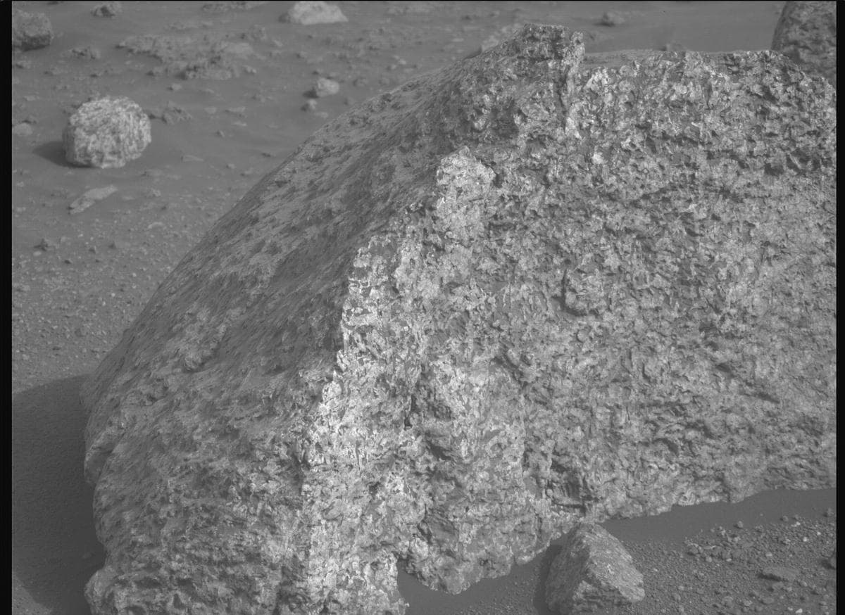 Mars image captured by MCZ_RIGHT on Perseverance