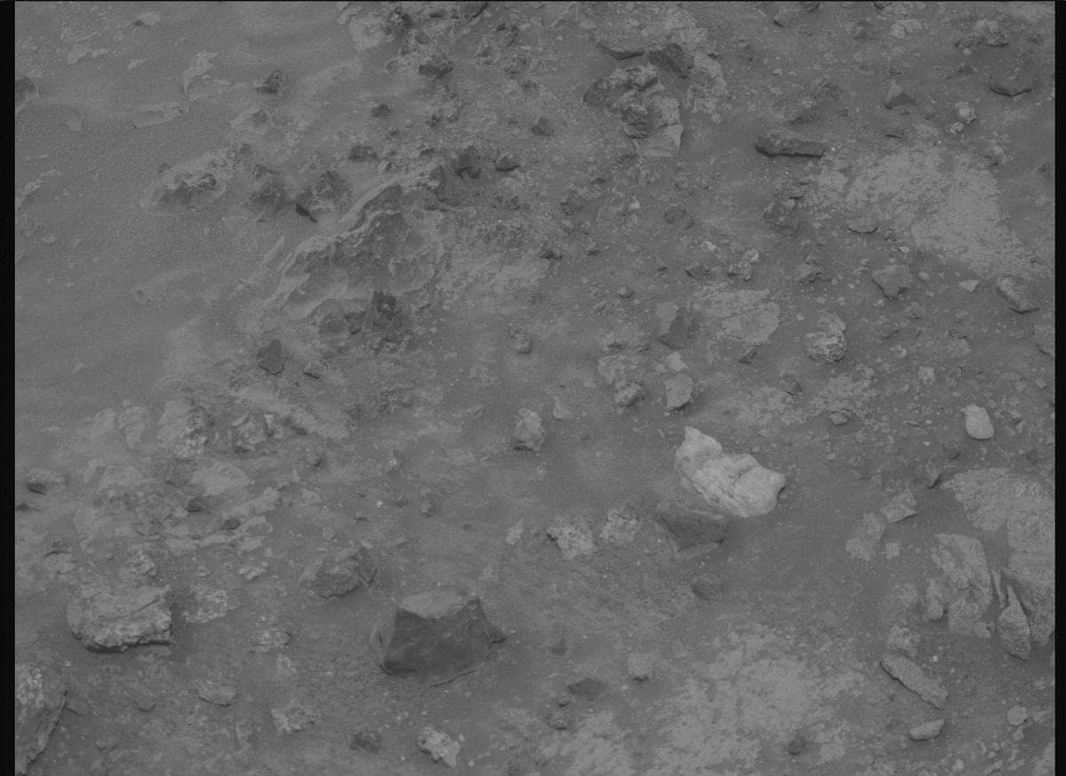 Mars image captured by MCZ_RIGHT on Perseverance