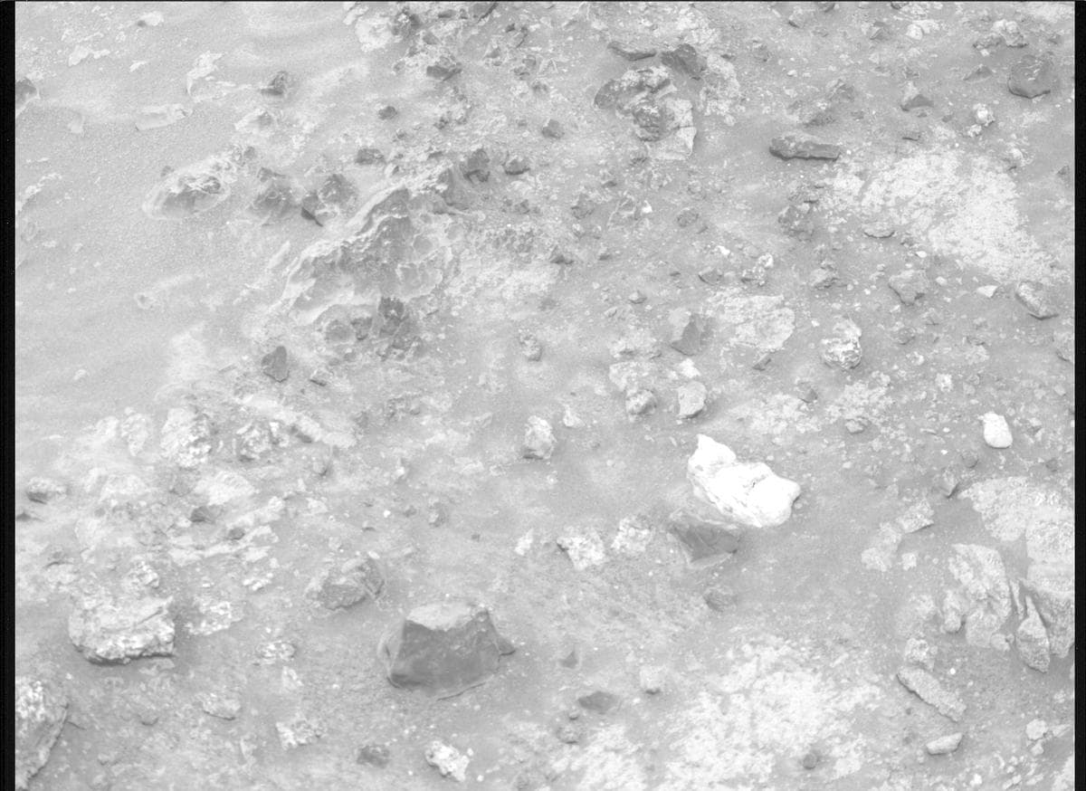 Mars image captured by MCZ_RIGHT on Perseverance
