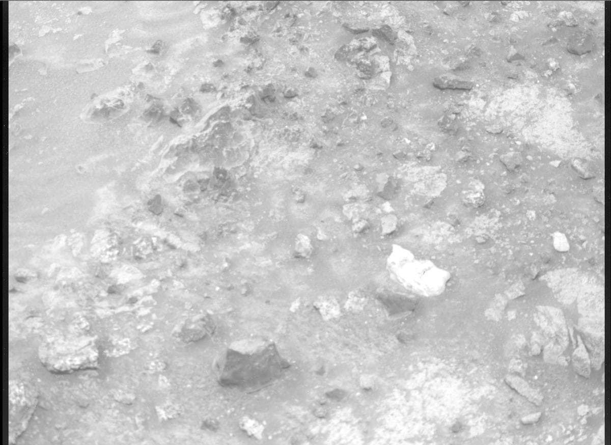 Mars image captured by MCZ_RIGHT on Perseverance