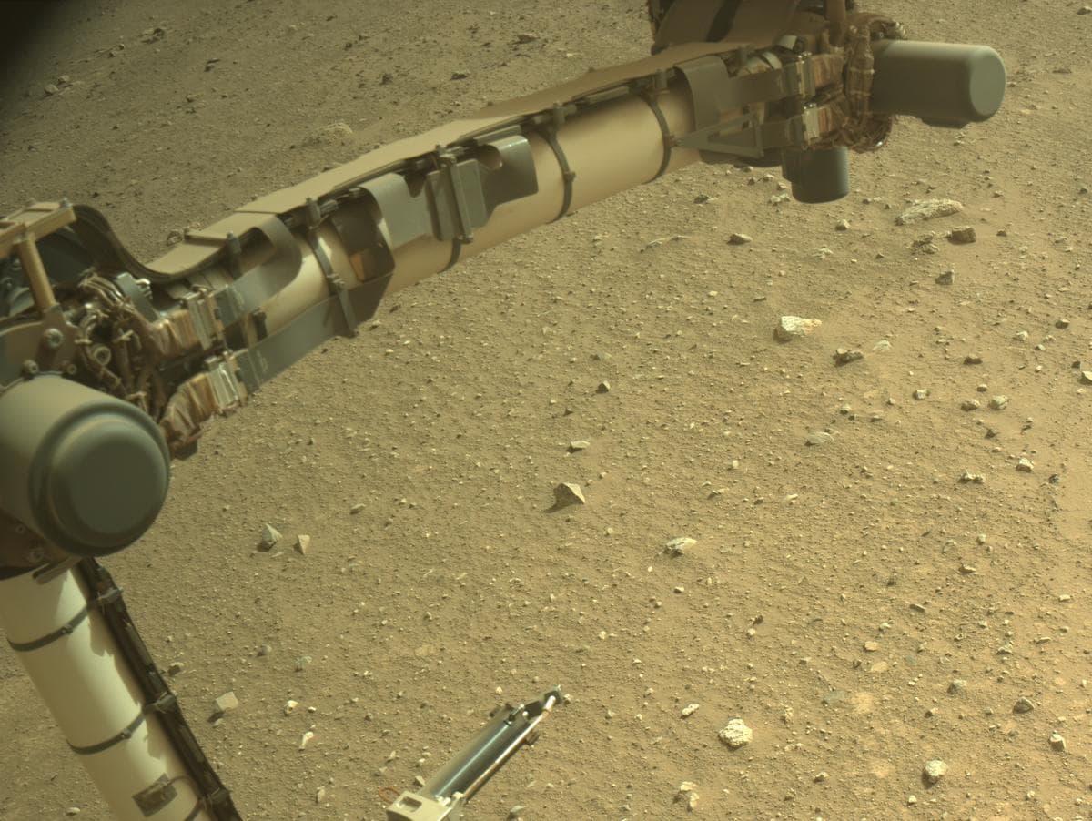 Mars image captured by NAVCAM_LEFT on Perseverance