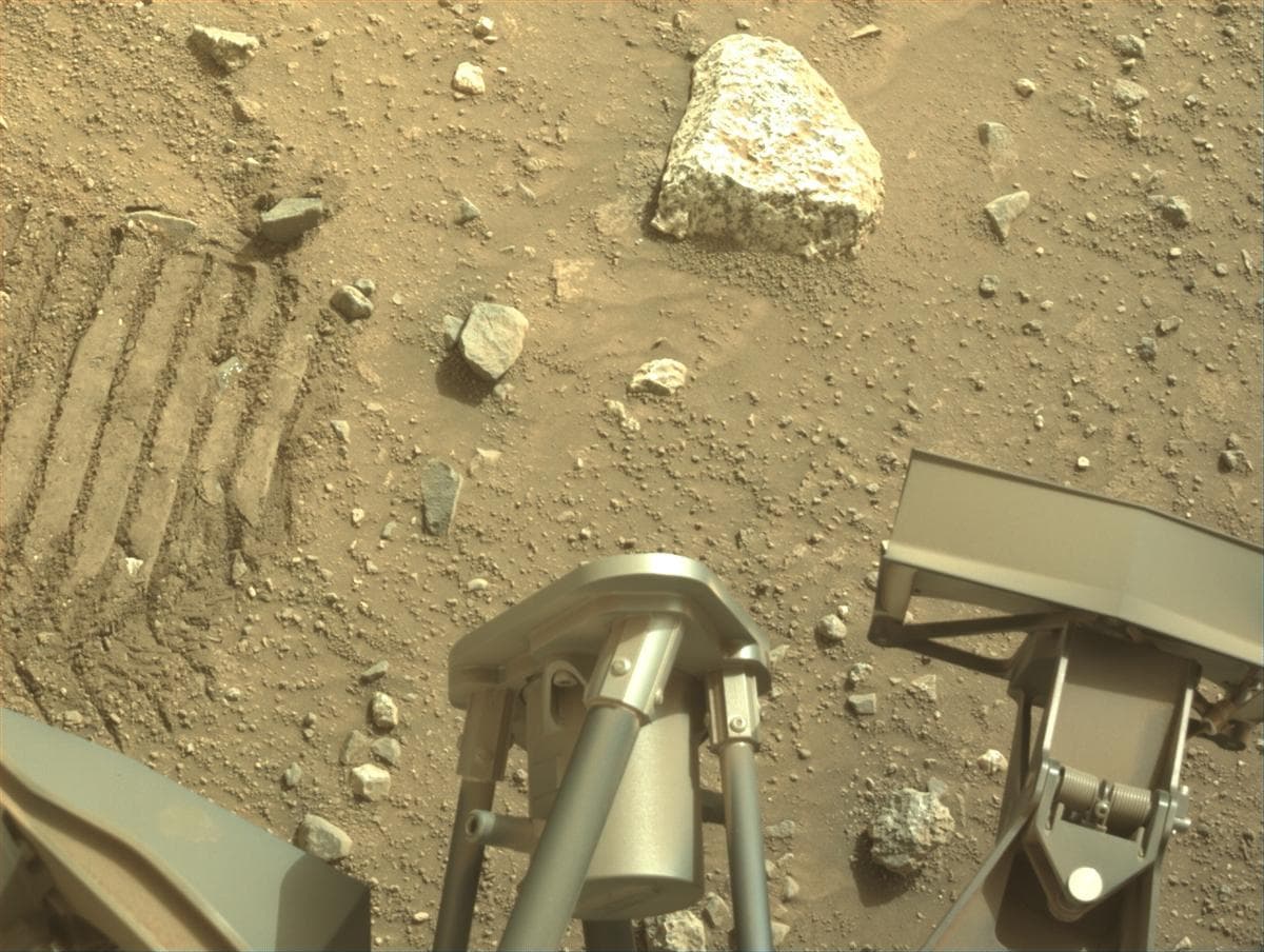Mars image captured by NAVCAM_LEFT on Perseverance
