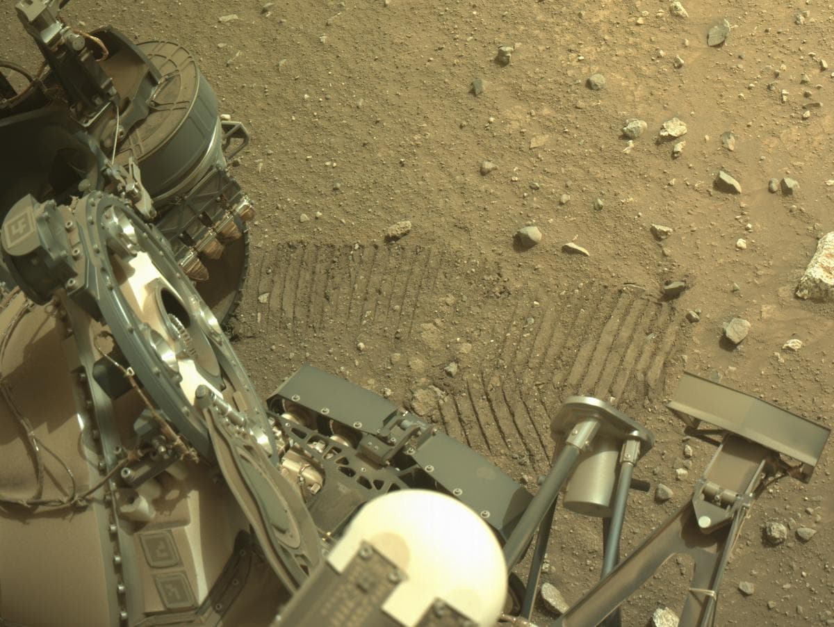 Mars image captured by NAVCAM_RIGHT on Perseverance