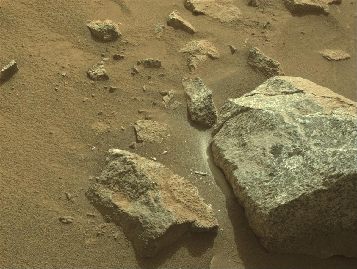 Mars image captured by NAVCAM_LEFT on Perseverance