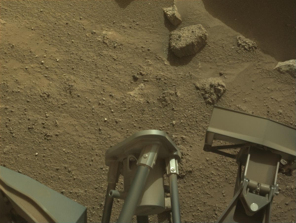 Mars image captured by NAVCAM_LEFT on Perseverance