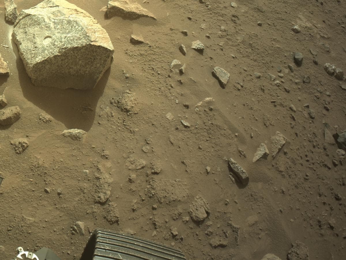 Mars image captured by NAVCAM_RIGHT on Perseverance