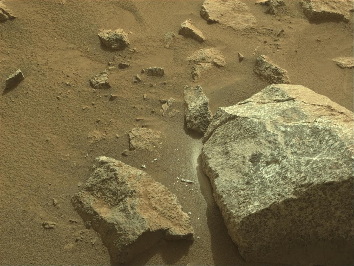 Mars image captured by NAVCAM_RIGHT on Perseverance