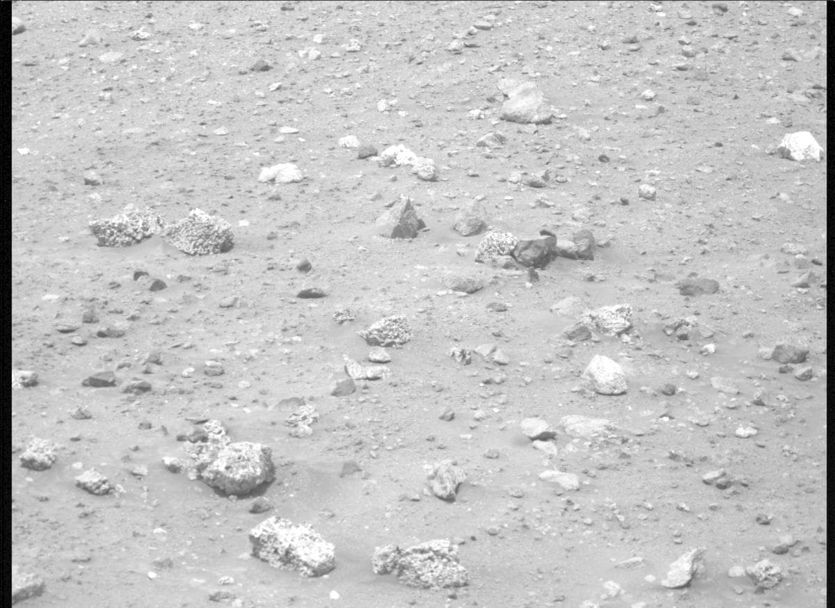Mars image captured by MCZ_RIGHT on Perseverance