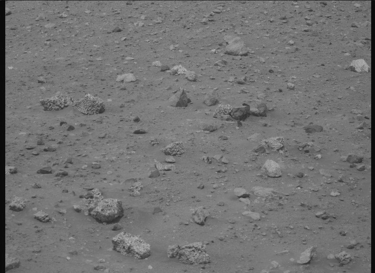 Mars image captured by MCZ_RIGHT on Perseverance
