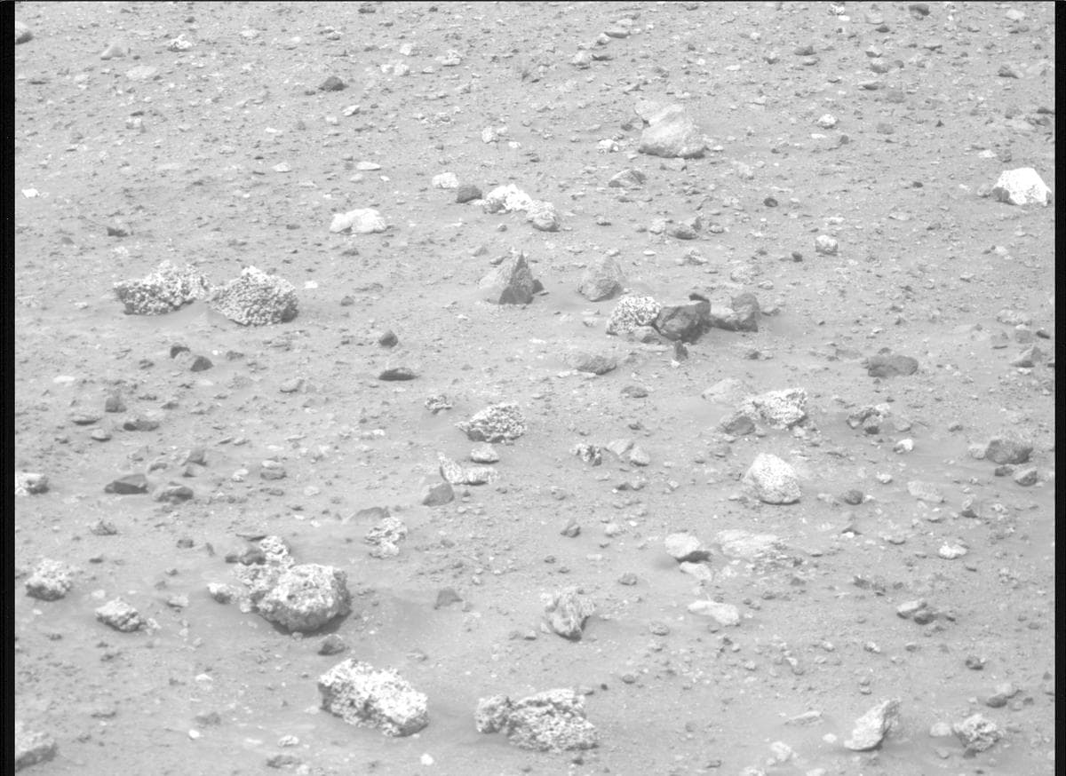 Mars image captured by MCZ_RIGHT on Perseverance