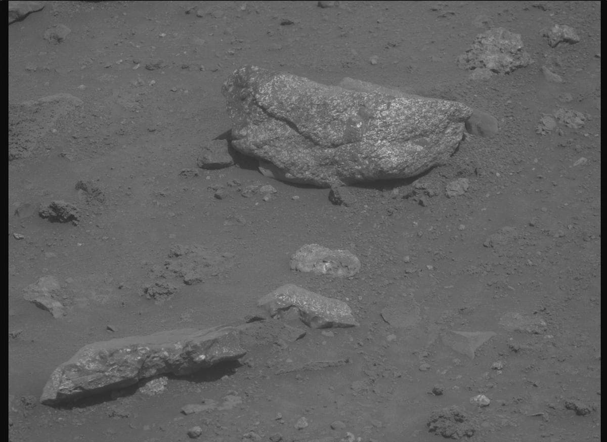 Mars image captured by MCZ_RIGHT on Perseverance