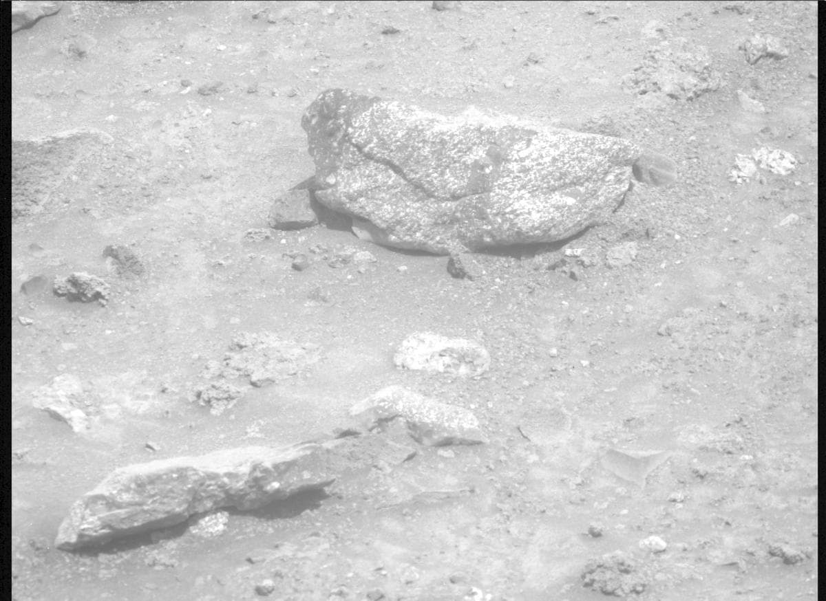 Mars image captured by MCZ_RIGHT on Perseverance
