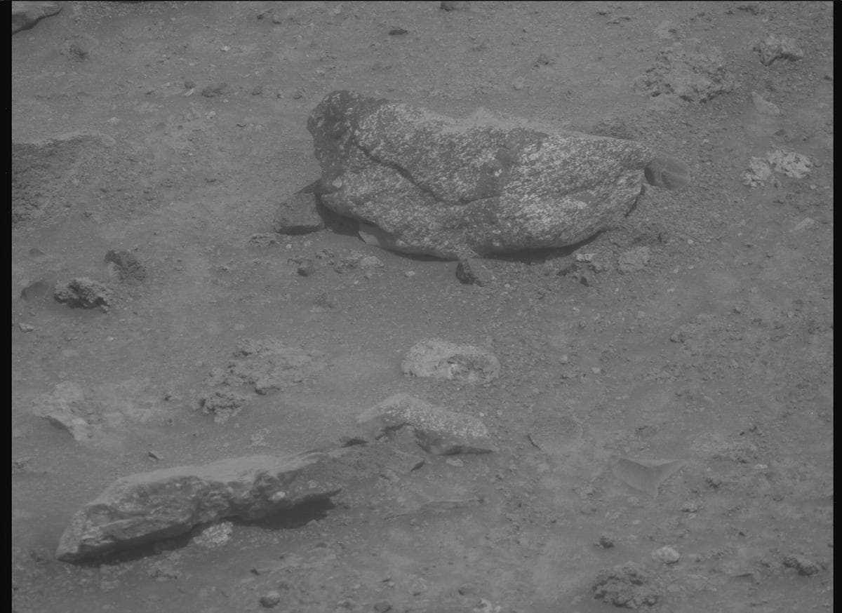Mars image captured by MCZ_RIGHT on Perseverance