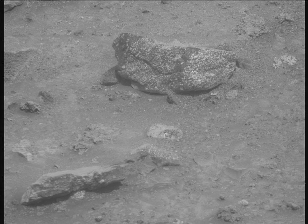 Mars image captured by MCZ_RIGHT on Perseverance