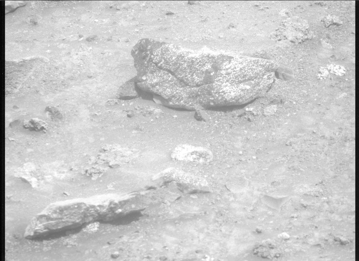 Mars image captured by MCZ_RIGHT on Perseverance