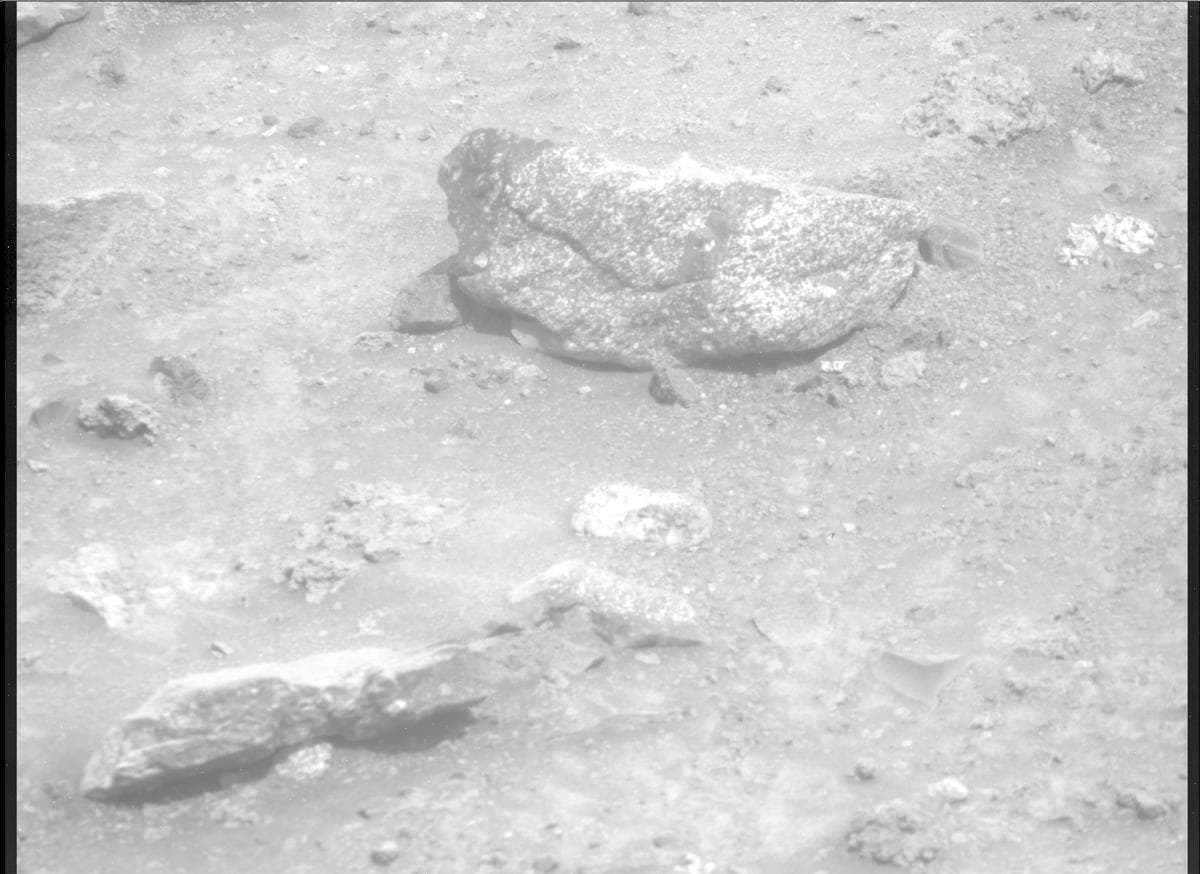 Mars image captured by MCZ_RIGHT on Perseverance