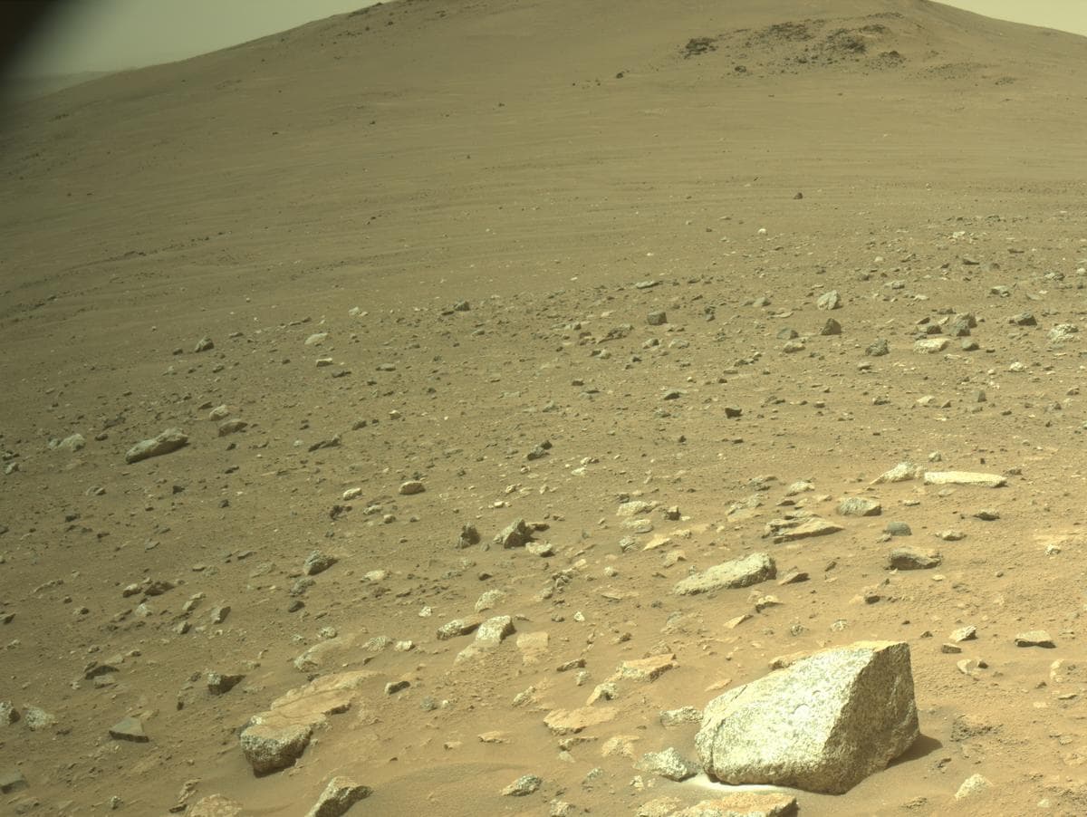 Mars image captured by NAVCAM_LEFT on Perseverance