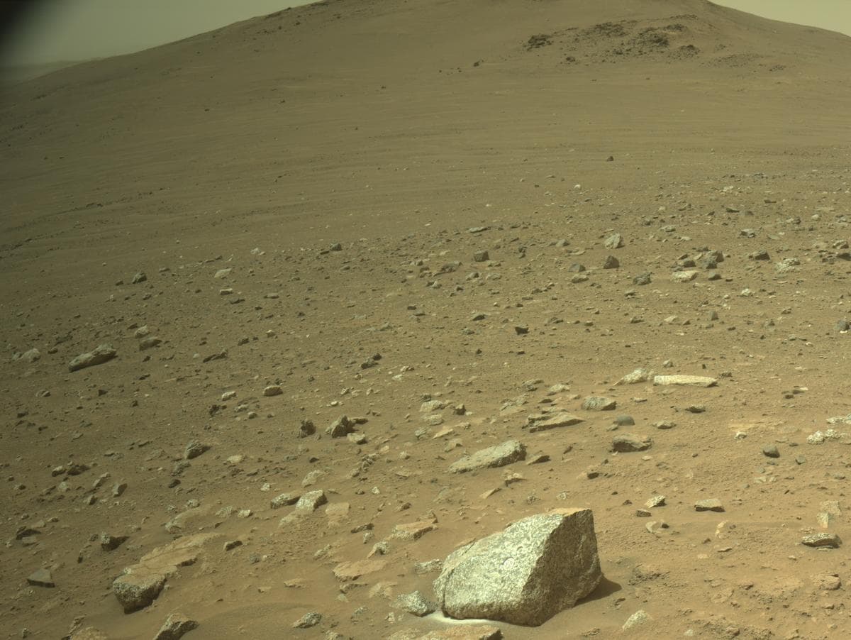 Mars image captured by NAVCAM_RIGHT on Perseverance