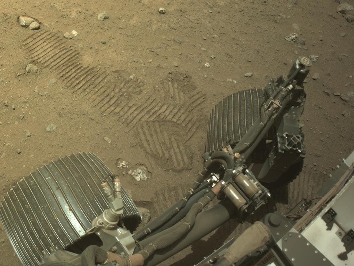 Mars image captured by NAVCAM_RIGHT on Perseverance