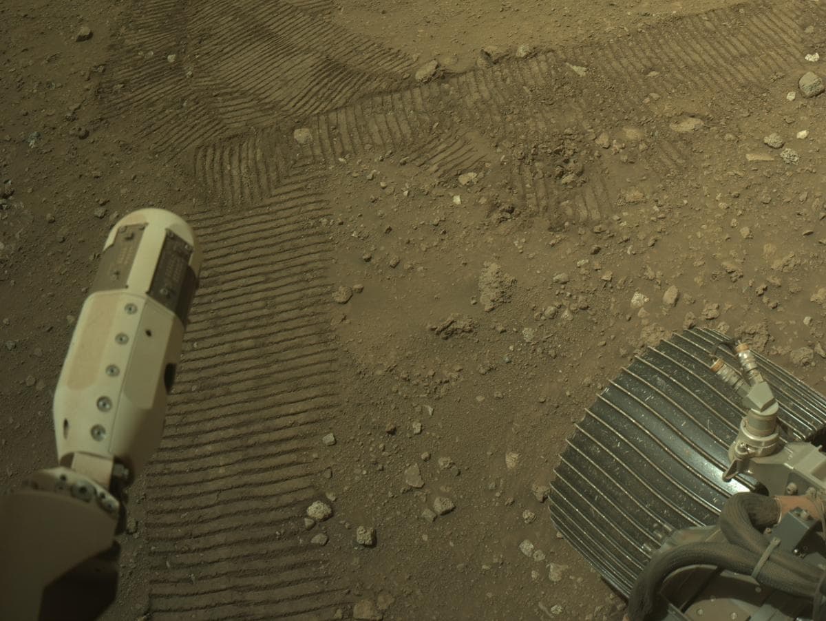 Mars image captured by NAVCAM_RIGHT on Perseverance