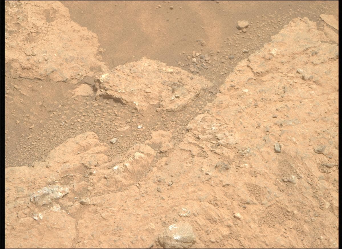 Mars image captured by MCZ_RIGHT on Perseverance