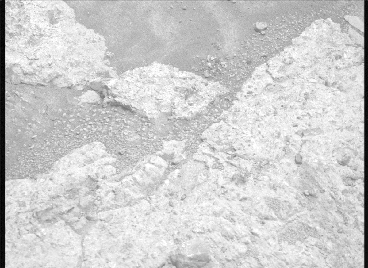 Mars image captured by MCZ_RIGHT on Perseverance