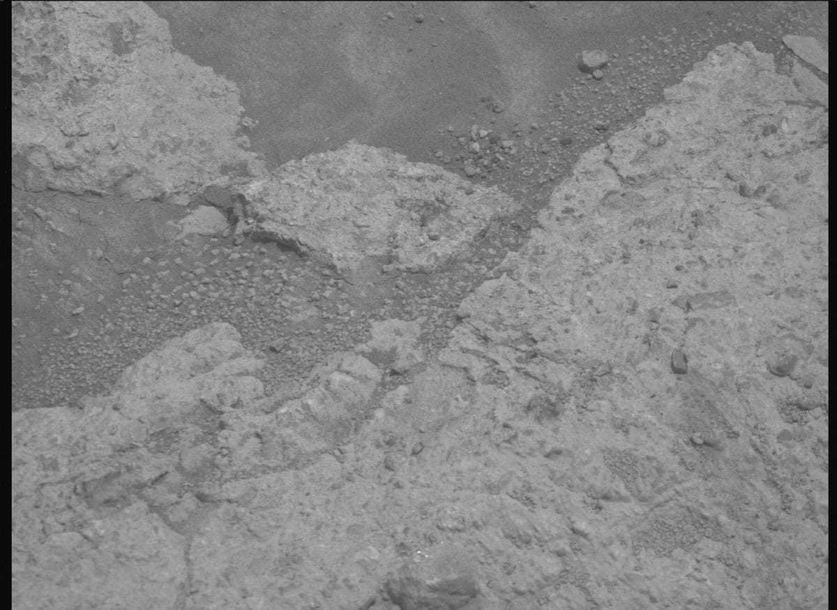 Mars image captured by MCZ_RIGHT on Perseverance