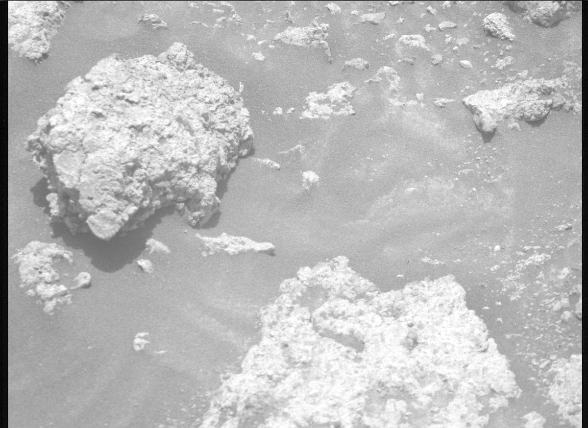Mars image captured by MCZ_RIGHT on Perseverance