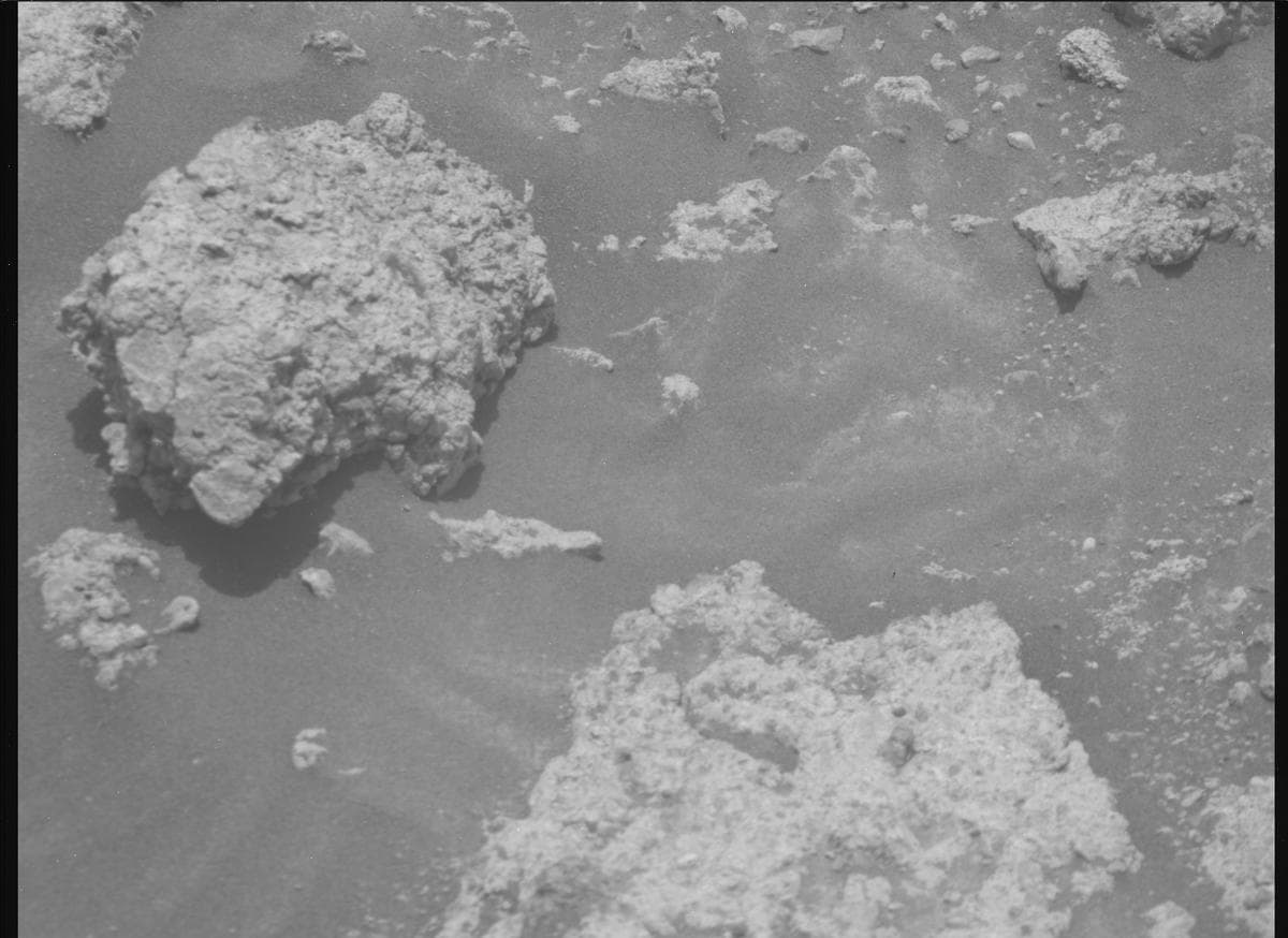 Mars image captured by MCZ_RIGHT on Perseverance