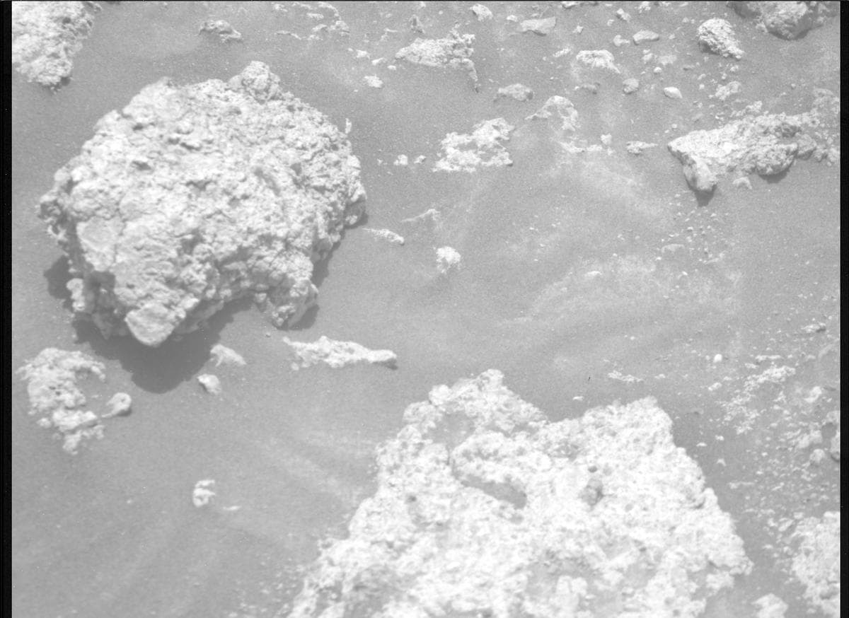 Mars image captured by MCZ_RIGHT on Perseverance