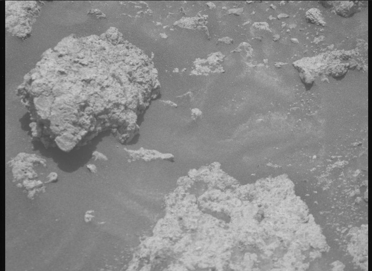 Mars image captured by MCZ_RIGHT on Perseverance