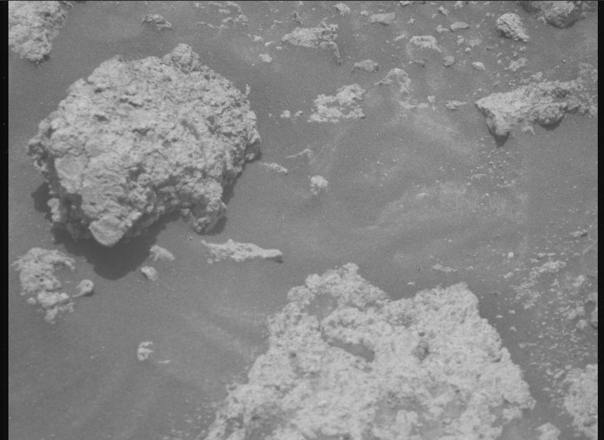 Mars image captured by MCZ_RIGHT on Perseverance