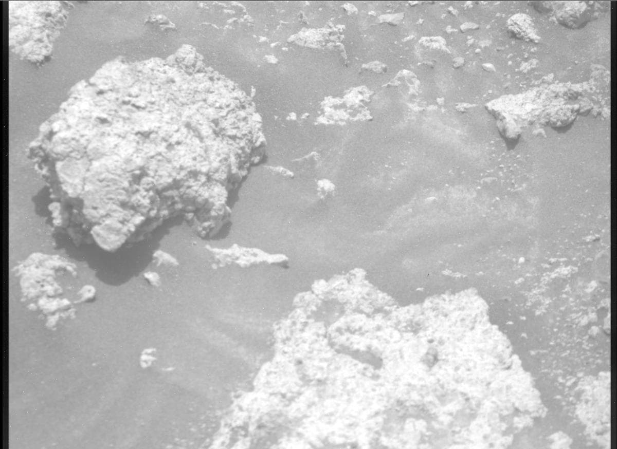 Mars image captured by MCZ_RIGHT on Perseverance