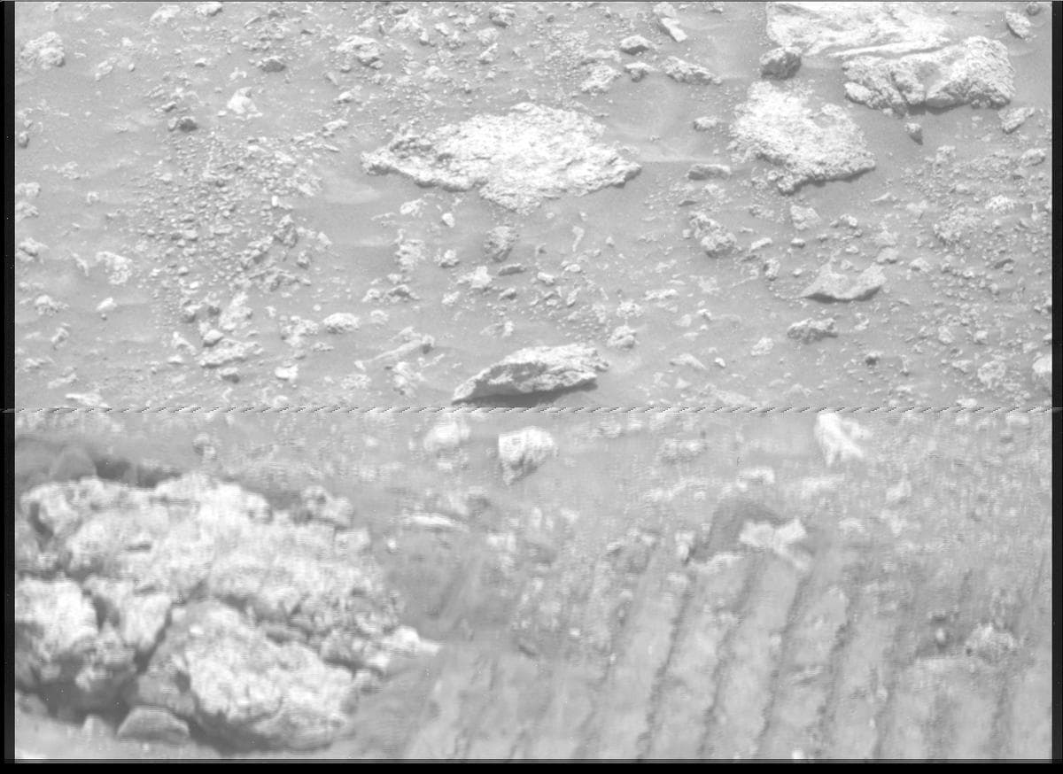 Mars image captured by MCZ_RIGHT on Perseverance