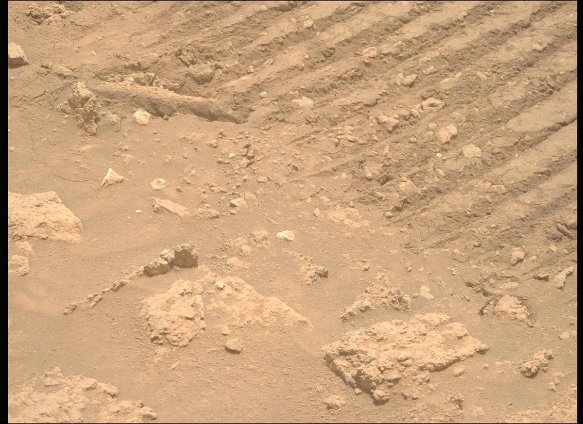 Mars image captured by MCZ_RIGHT on Perseverance