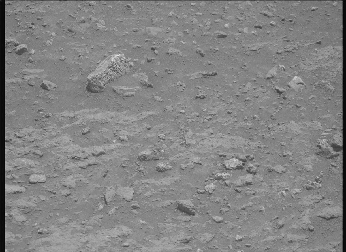 Mars image captured by MCZ_RIGHT on Perseverance