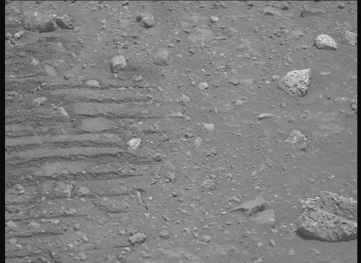 Mars image captured by MCZ_RIGHT on Perseverance